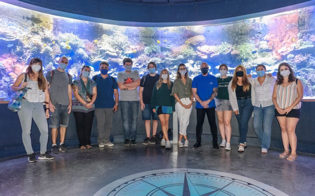Students of the “Restaura Coral” Program Visit the Seville Aquarium