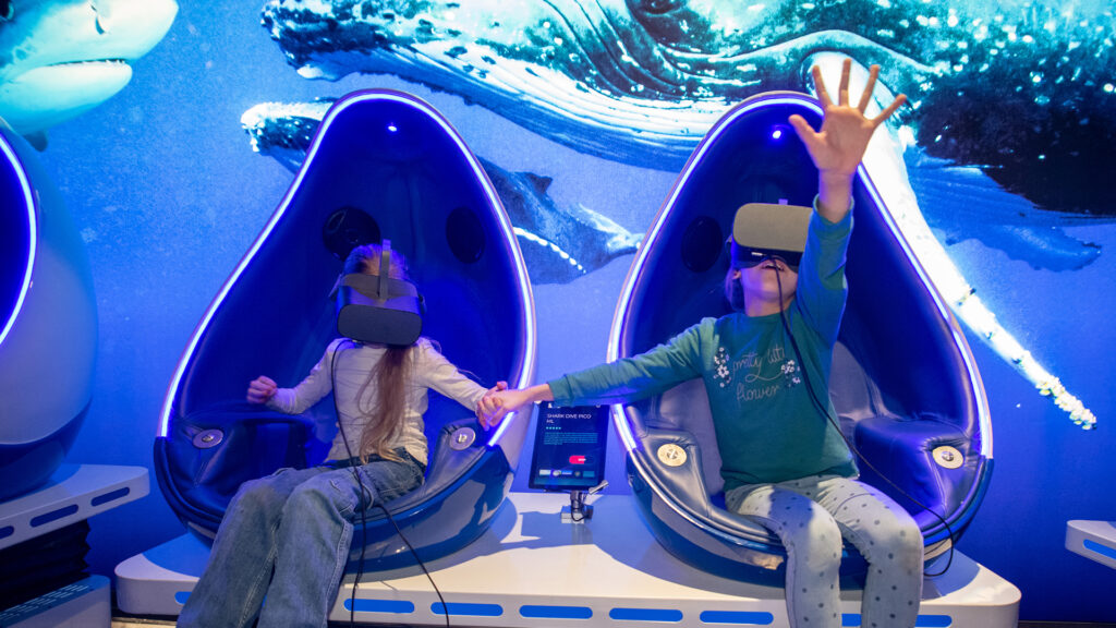 Immotion-Undersea-Explorer-Visitor-Reaction-1_1920x1080