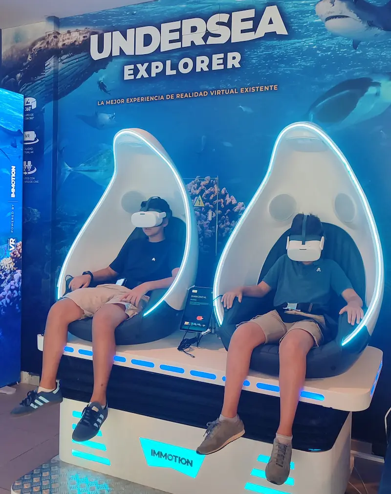 undersea niños en realidad virtual en acuario sevilla